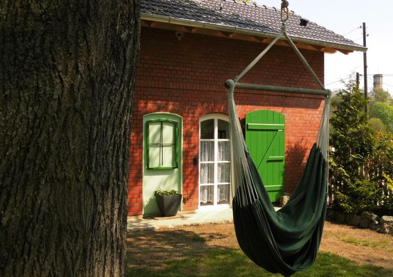 Bahnhof Droyssig - Uebernachten Im Denkmal 外观 照片
